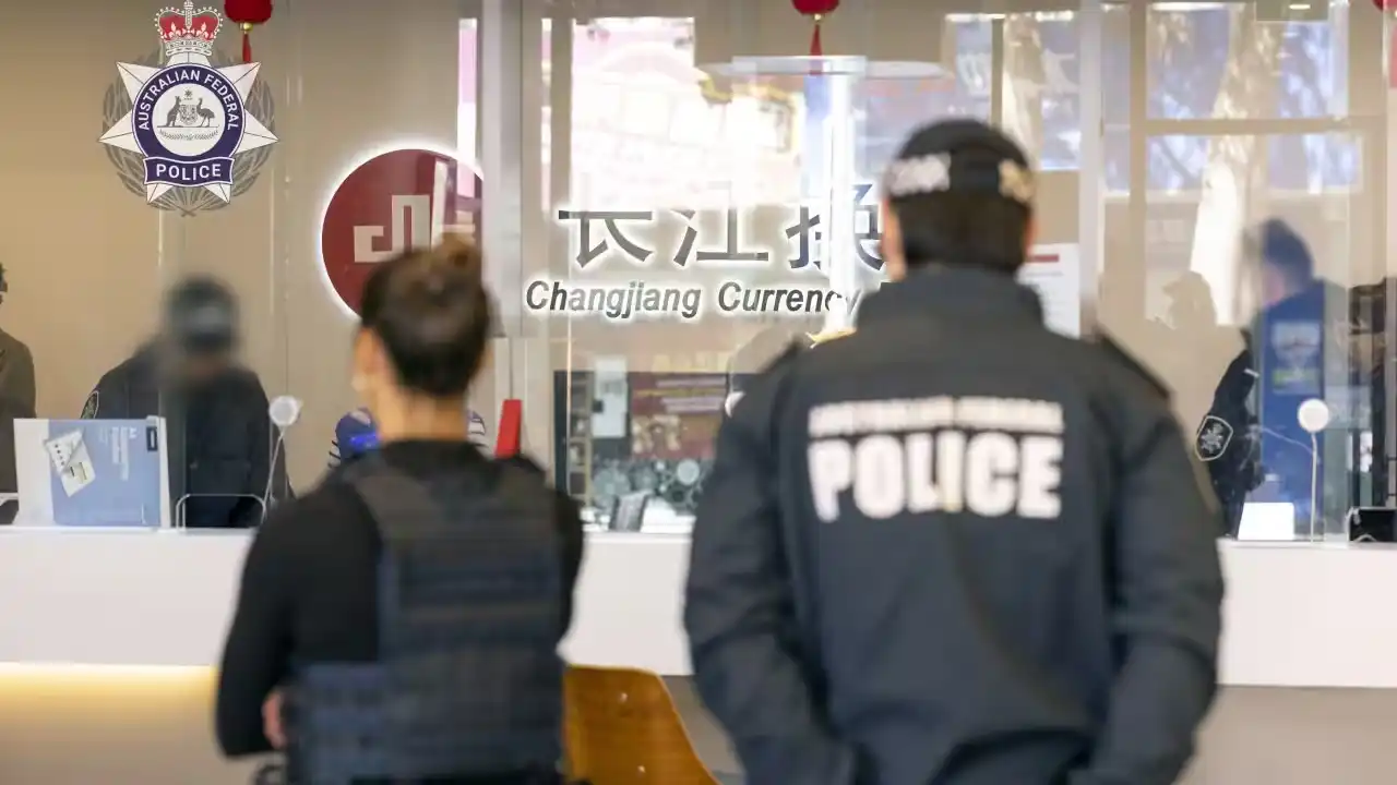 密码保护：australian federal police raids target alleged money laundering by changjiang currency exchange 2023.10.26……【press】【australia】afp officers started investigating changjiang currency exchange when they noticed it expanding during covid lockdownspolice allege a gang was laundering money through 12 retail outlets around australiathe gang allegedly coached criminals on how to create fake documents to conceal where their money came from, police allege➤【澳大利亚】据澳大利亚联邦警察在10月26日发布的信息，在澳大利亚联邦警察局（australian federal police）领导的澳洲历史上最复杂的洗钱调查中，长江换汇（changjiang currency exchange）因涉嫌洗钱被搜查，七人被逮捕。联邦警察指控，长江换汇涉嫌在过去三年中清洗近2.29亿澳元的非法犯罪所得。在对长江换汇进行了为其14个月的调查后， 240多名联邦警察和92名专家成员对墨尔本、悉尼、布里斯班、阿德莱德和珀斯的办公室及成员住所执行了20次搜查令。四名中国公民和三名澳大利亚公民因涉嫌参与洗钱集团而被起诉。被捕七人包括四男三女，年龄从35至40岁不等。据澳大利亚广播公司报道，该团伙的一名37岁的成员来自墨尔本东部的balwyn。他被指控犯有两项共谋处理犯罪所得的罪名。如果罪名成立，他最高可被判处终身监禁。警方称，在过去三个财政年度中，长江换汇转移了超过100亿澳元的资金。虽然这些资金大部分来自从事合法行为的客户，但联邦警察指控长江换汇为有组织犯罪分子秘密转移非法所得资金进出澳大利亚提供了便利。澳大利亚联邦警察局东部司令部助理局长斯蒂芬·达梅托（stephen dametto）说，这个组织严密的集团据称以每本20万澳元的价格购买了假护照，一旦执法机构对其产生怀疑，这些假护照可以使其成员逃离该国。达梅托说：“澳大利亚联邦警察局将指控长江换汇得以掩盖其非法行为，因为它看上去像一个合法的汇款机构。”“这次调查之所以如此复杂和独特，是因为这个被指控的犯罪集团在全国各地都有光鲜亮丽的店面，在众目睽睽之下运作——它不像其他的洗钱组织那样在暗处运作。”澳大利亚联邦警察局将指控该集团成员通过犯罪活动积累了大量的非法财富。“他们在澳大利亚最奢华的餐厅用餐，饮用价值数万澳元的葡萄酒和清酒，乘坐私人飞机旅行，驾驶40万澳元购买的车辆，” 达梅托说，“他们居住在昂贵的住宅中，其中一处住宅价格超过1000万澳元。”联邦警察局的调查人员及其主要j9九游会登陆入口的合作伙伴已对此案开展了14个月的调查，还出动了五名法务会计和警方卧底，对长江换汇的银行对账单、纳税记录、身份证件和其他财务记录进行了梳理。助理局长达梅托说，长江换汇背后的洗钱组织多年来一直在建立自己的企业，是一个“高度复杂、精密的洗钱组织“。“与利用金融业漏洞的传统洗钱组织不同，长江洗钱组织将自己扎根于金融服务业的结构之中，成为全国最大的独立汇款机构之一。我们认为，这使它能在一段时间内更容易地利用漏洞。”为期 14 个月的“夜狼行动”得到了澳大利亚反洗钱行动中心（austrac）、澳大利亚边境部队（abf）、澳大利亚刑事情报委员会（acic）、澳大利亚证券和投资委员会（asic）、澳大利亚税务局（ato）和美国国土安全调查部（hsi）的支持。