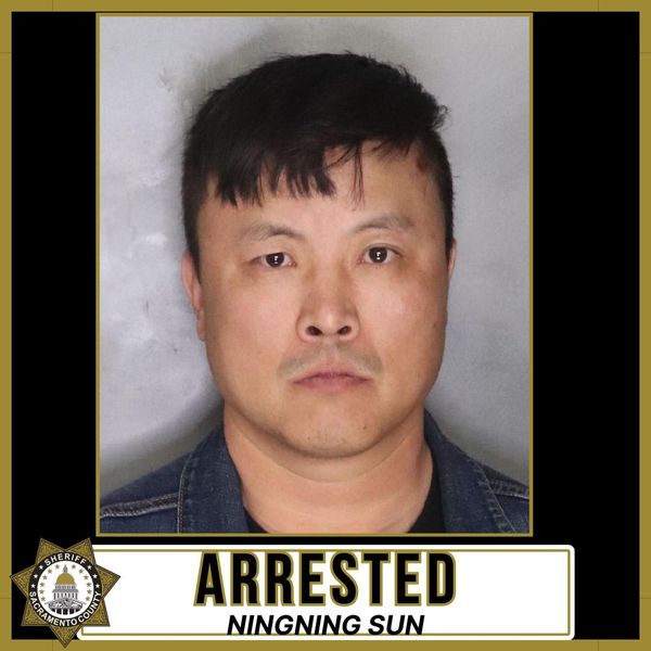 sacramento county sheriff’s office: gift card scam and arrest 2023.12.7……【press】【u.s.】during our recent retail theft operation bad elf, detectives observed an individual, later identified as ningning sun, acting suspiciously near the gift cards in the payment aisles in a sacramento target store.  detectives observed him placing all the gift cards inside his jacket, then replacing the gift cards on the rack with another set of seemingly identical ones.  after sun was stopped trying to exit the store with the stolen gift cards, detectives discovered over 5000 gift cards from target and apple in his possession.their investigation revealed sun was part of a scam that tampered with gift cards, scanned the bar code, and stole money from the gift card as money was loaded on them.  victims are completely unaware it is happening, and the money is often siphoned to an off-shore account within seconds.  their investigation revealed that the operation spanned across california and several regions nationwide.the sacramento county sheriff’s office urges residents to be cautious when purchasing physical gift cards from any retailer.  be observant of any signs of tampering, especially scuff marks or scratches near the bar code on the back of the card.  these operations are very sophisticated and modifications to the gift cards are often virtually undetectable, even to the trained eye.  detectives suspect sun has done this at many stores and are requesting the public’s help to potentially link him to other crimes.  ➤【美国】萨克拉门托县治安官办公室称，一名男子因在 target 商店篡改礼品卡而在加利福尼亚州被捕。周三，孙宁宁在治安官为期一周的“坏精灵行动”中被捕，该行动的目标是整个萨克拉门托县的零售盗窃案。警方称，孙宁宁拥有超过 5,000 张 target 和 apple 礼品卡。据哥伦比亚广播公司新闻报道，这些卡片被追踪到全州 12 个县的 54 家 target 商店。调查人员认为，从洛杉矶到湾区和中央谷，全州塔吉特百货的货架上可能仍存有数千张欺诈性礼品卡。目前尚不清楚孙是否有律师。萨克拉门托治安官办公室表示，孙被捕前曾在萨克拉门托 target 商店的支付通道中的礼品卡附近行为可疑。“侦探们观察到他将所有礼品卡放在夹克内的架子上，然后用另一套看似相同的礼品卡替换了礼品卡。” 孙在带着偷来的礼品卡试图离开商店时遇到了质问。治安官办公室表示，他们的调查显示，sun 参与了横跨加州和全国其他几个地区的礼品卡诈骗。该骗局涉及篡改扫描礼品卡上的条形码并窃取其中的金额治安官办公室表示：“受害者完全没有意识到事情正在发生，钱往往在几秒钟内就被转移到离岸账户。”当局已向那些从零售商处购买礼品卡的人发出警告，并建议他们在购买时要小心谨慎，并观察是否有任何被篡改的迹象，例如卡背面条形码附近的磨损痕迹或划痕。治安官办公室表示：“这些操作非常复杂，即使对受过训练的人来说，对礼品卡的修改通常也几乎无法察觉。”治安官办公室还建议完全避免购买礼品卡。与此同时，塔吉特在一份声明中表示，他们已经意识到这些骗局，并非常严肃地对待它们。