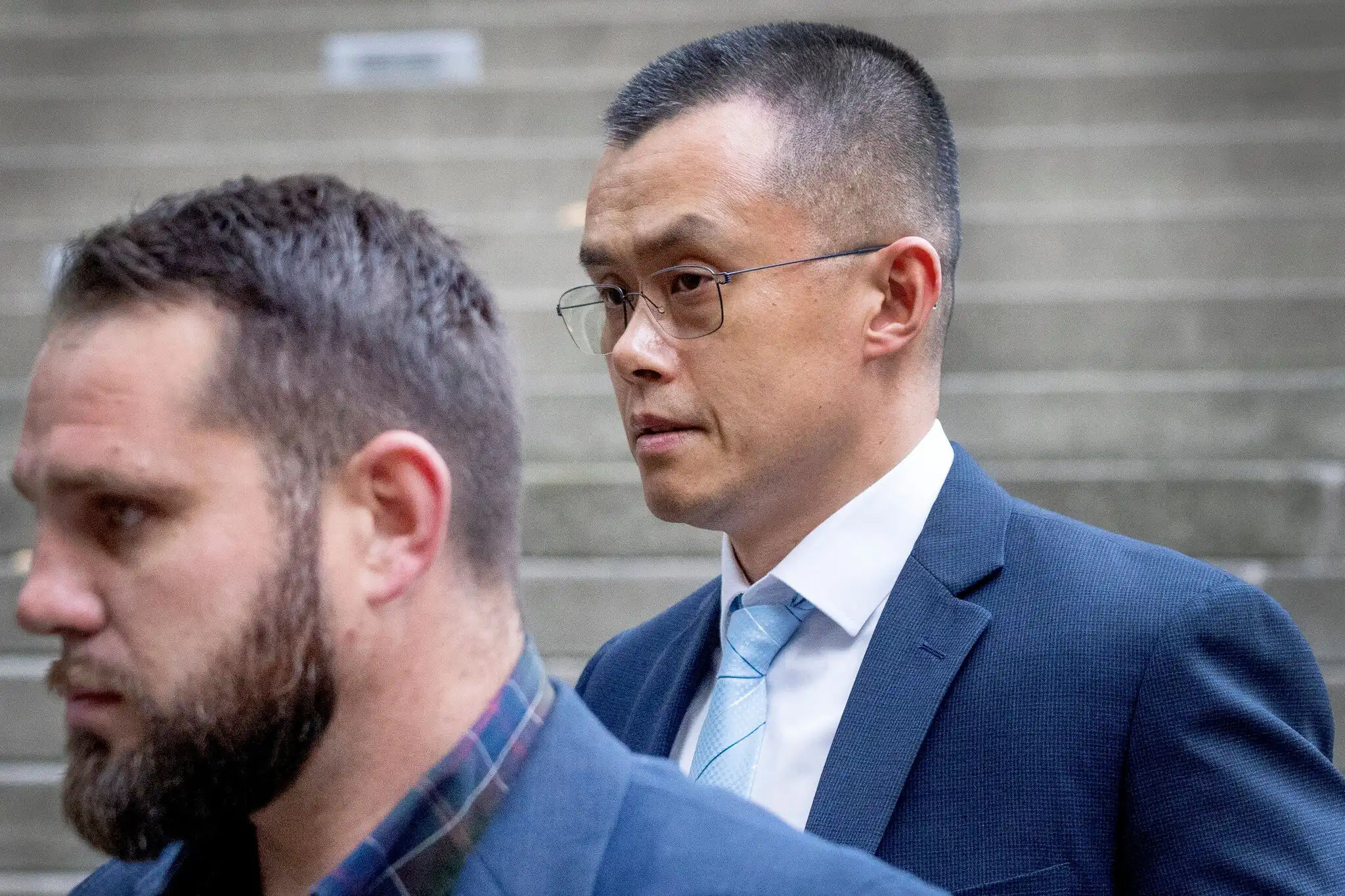 密码保护：binance,changpeng zhao(“cz”) 2023.12.8……【press】【u.s.】binance founder changpeng zhao is too rich to leave the u.s. before criminal sentencing, judge saysbillionaire binance founder changpeng zhao cannot leave the united states ahead of his criminal sentencing, a federal judge ruled.the ruling reverses a previous decision allowing zhao, the cryptocurrency titan also known as cz, to travel to his home in the united arab emirates before he is sentenced on feb. 23.“the defendant has enormous wealth and property abroad, and no ties to the united states,” the judge wrote.➤【美国】币安加密货币交易所、创始人赵长鹏 ( cz )。法官周四裁定，大型加密货币交易所币安的创始人赵长鹏必须留在美国，等待因违反联邦洗钱规则而被判刑。理查德·琼斯法官支持司法部，并命令 cz 留在美国。美国地区法官理查德·琼斯站在司法部一边，要求全球最大加密货币交易所币安 cz 的创始人兼前首席执行官赵长鹏（更广为人知的名字是“cz”）留在美国，而不是在开庭前返回海外。cz 请求处理他的刑事案件的法院允许他飞往他的家人居住的阿布扎比​​，与他们在一起，直到他被要求返回美国接受判决。然而，琼斯法官驳回了上诉。检察官辩称，尽管 cz 同意缴纳 1.75 亿美元的保释金，但他未能在宣判前提供足够的保证不会逃跑。  琼斯法官在周四的法庭文件中表示：“虽然保释方案规模巨大，甚至史无前例，但该方案似乎主要由政府无法控制的资产组成。” “被告在国外拥有巨额财富和财产，与美国没有联系。他的家人居住在阿联酋，看来他在阿联酋享有有利的地位，”琼斯周四在华盛顿西雅图联邦法院发布的一份长达六页的命令中写道。琼斯写道：“在这种情况下，法院认为被告没有提供明确且令人信服的证据证明他如果返回阿联酋就不太可能逃跑。”该裁决推翻了之前的决定，一名治安法官最初裁定，赵在等待 2 月 23 日宣判期间可以返回迪拜，与他的伴侣和三个孩子住在一起。